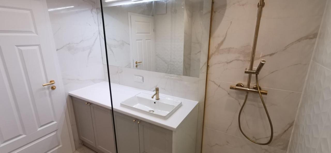 Flou Premium Z Parkingiem, Plaza 700m Apartment Danzig